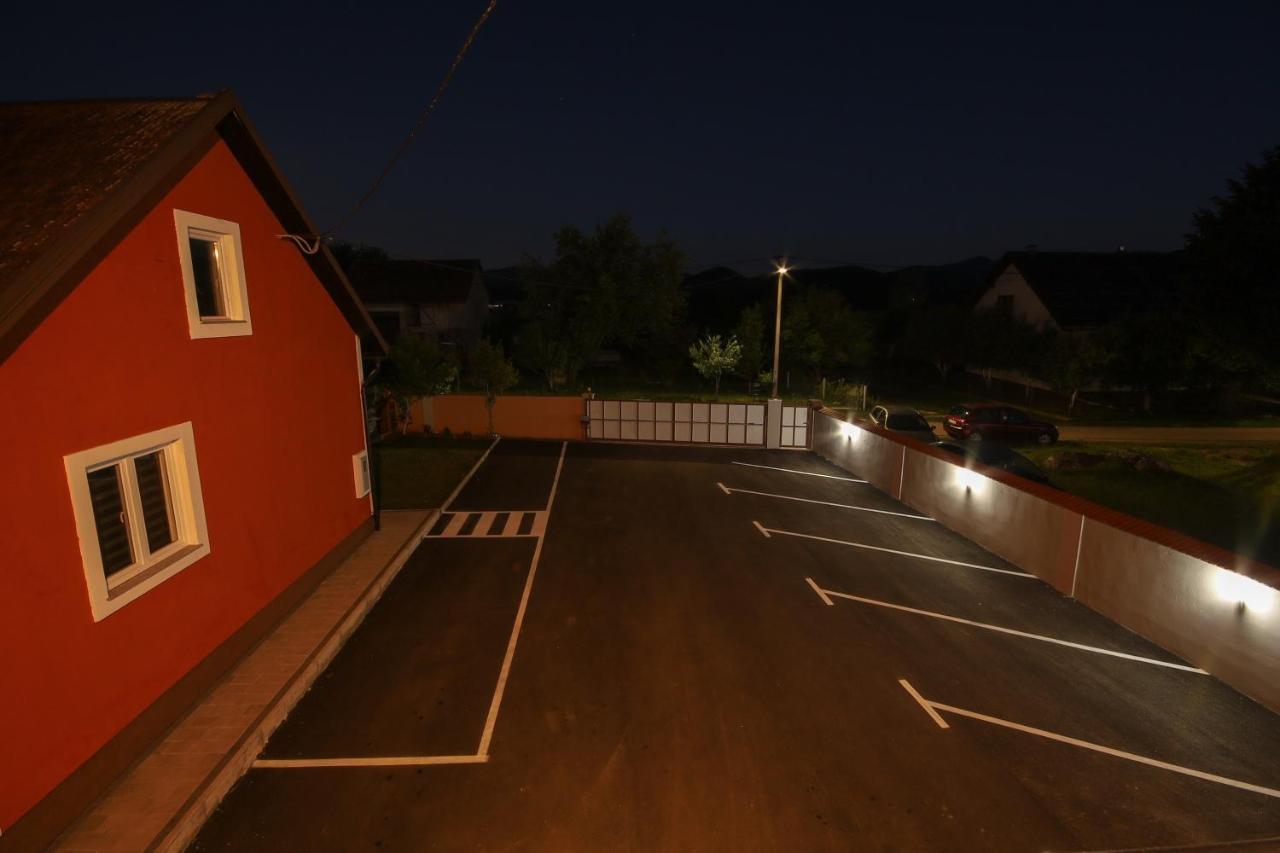 Apartments Sweet Home Otočac Zewnętrze zdjęcie